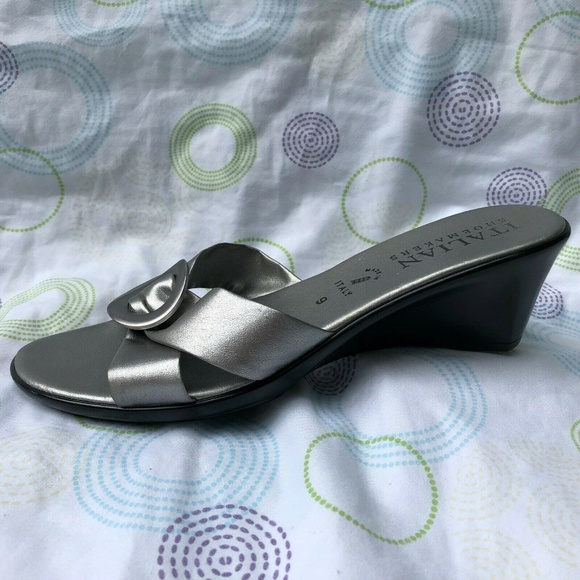 Italian Shoemakers Criss Cross Strap Wedge Sandals - Picture 4 of 8